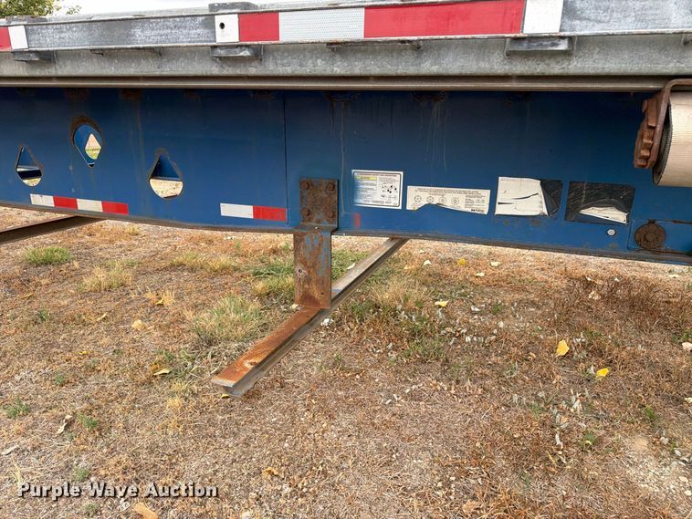 image for item EW2327 2011 Manac SFB48 flatbed trailer