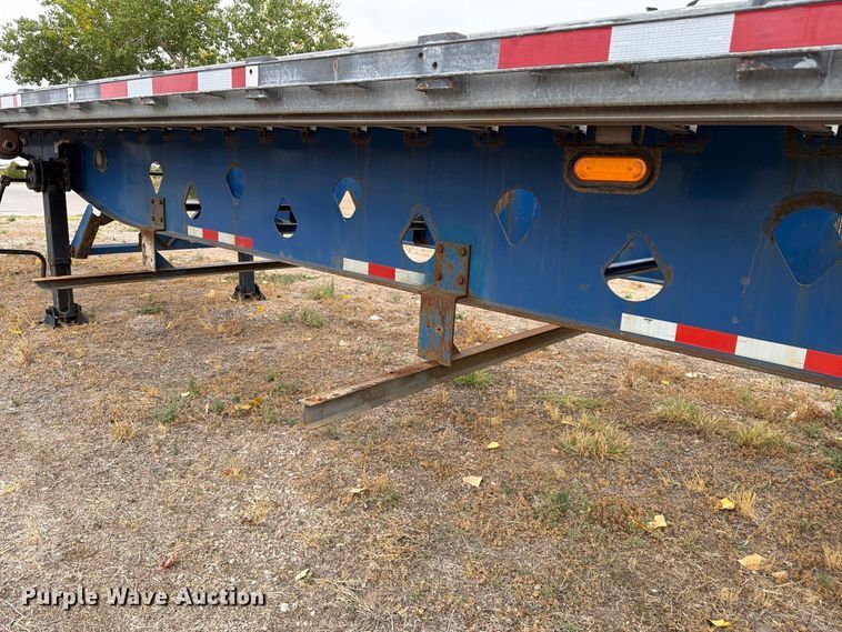 image for item EW2327 2011 Manac SFB48 flatbed trailer