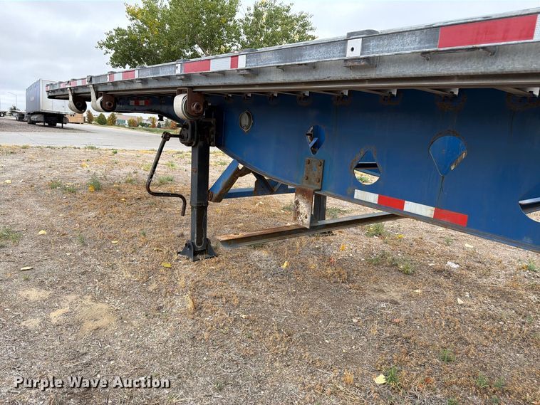 image for item EW2327 2011 Manac SFB48 flatbed trailer