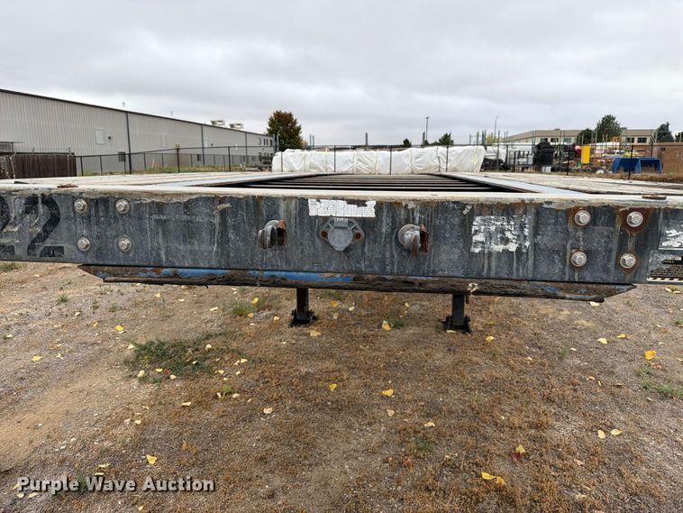 image for item EW2327 2011 Manac SFB48 flatbed trailer