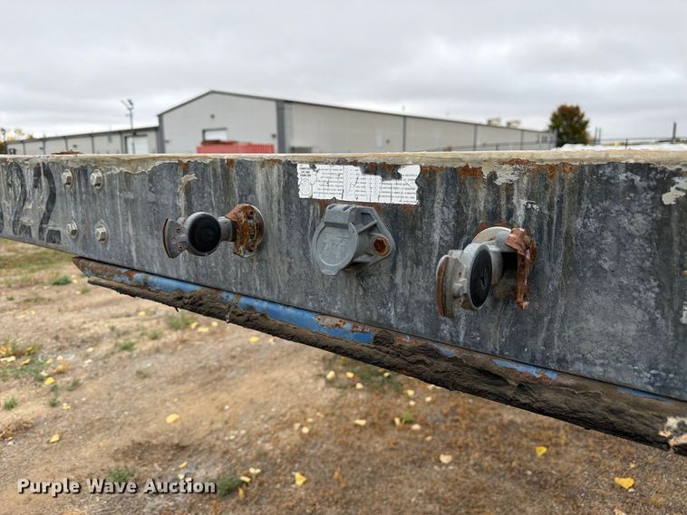 image for item EW2327 2011 Manac SFB48 flatbed trailer