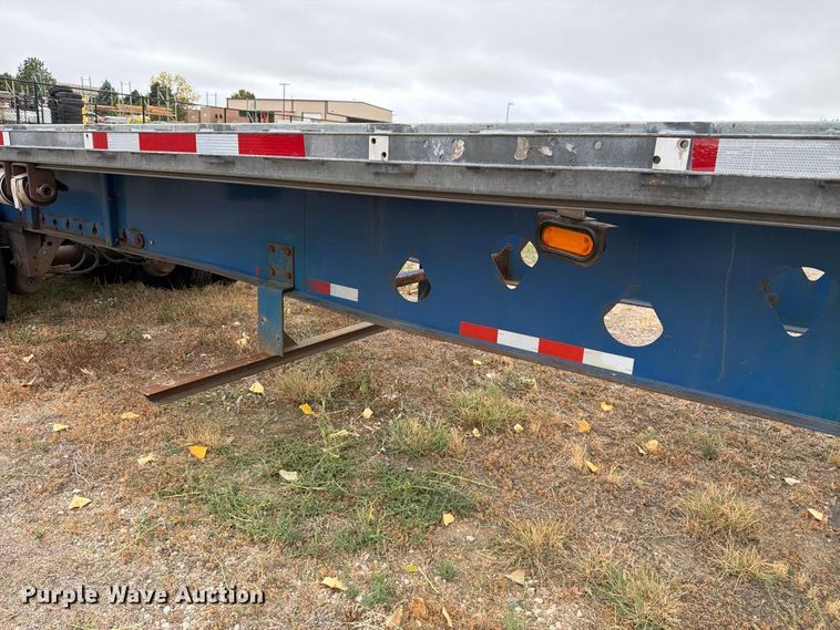 image for item EW2327 2011 Manac SFB48 flatbed trailer