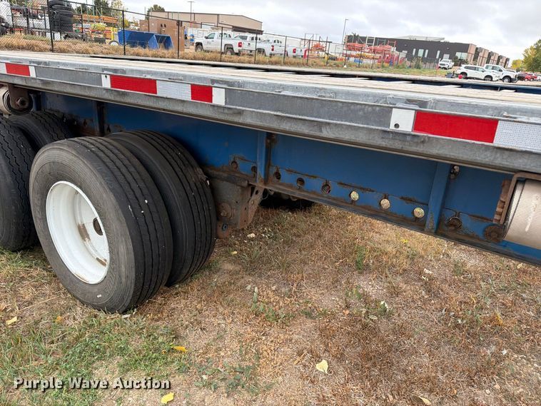 image for item EW2327 2011 Manac SFB48 flatbed trailer