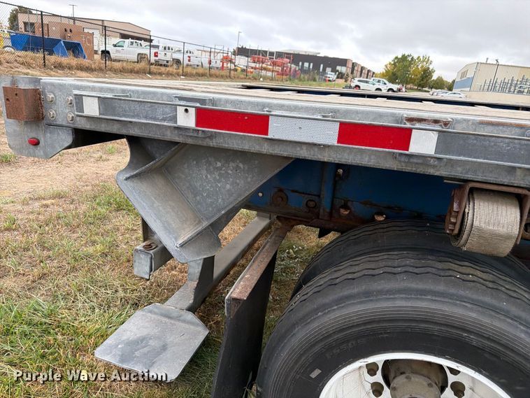 image for item EW2327 2011 Manac SFB48 flatbed trailer