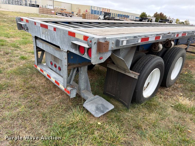 image for item EW2327 2011 Manac SFB48 flatbed trailer