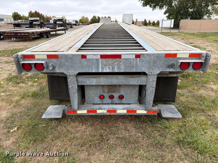 image for item EW2327 2011 Manac SFB48 flatbed trailer