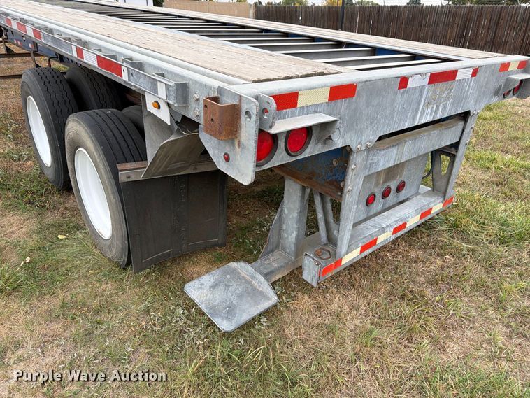 image for item EW2327 2011 Manac SFB48 flatbed trailer