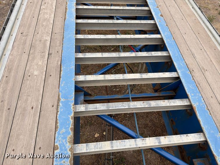 image for item EW2327 2011 Manac SFB48 flatbed trailer