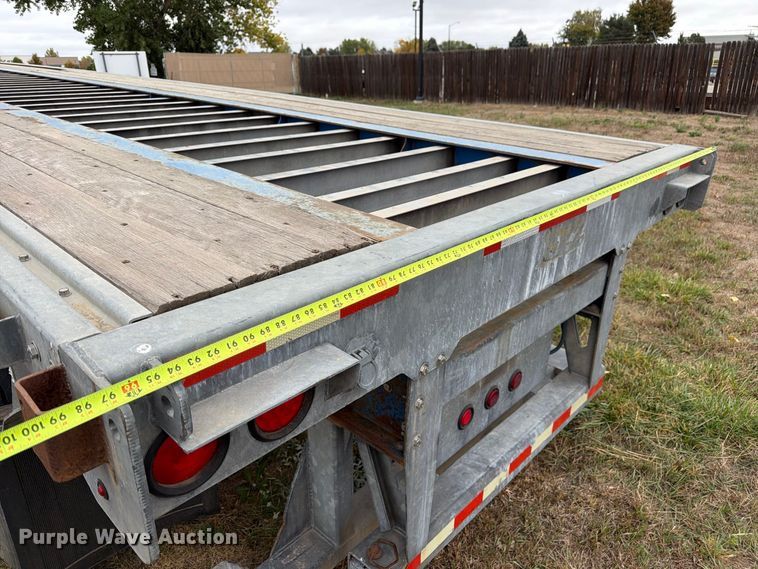 image for item EW2327 2011 Manac SFB48 flatbed trailer
