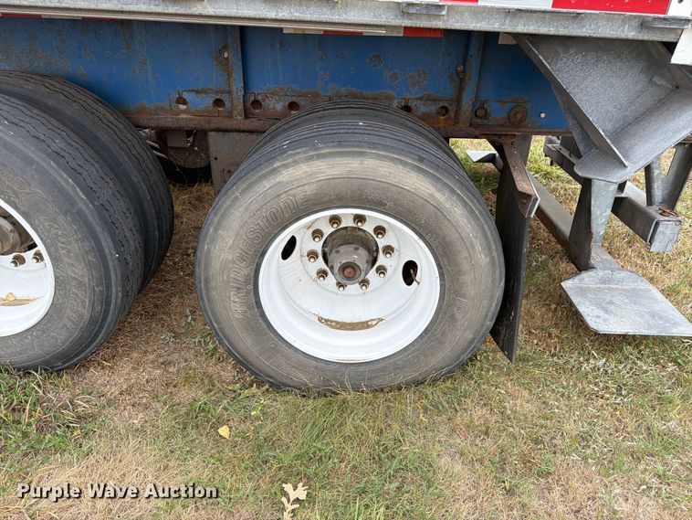 image for item EW2327 2011 Manac SFB48 flatbed trailer