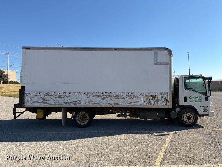 image for item EW7547 2008 Chevrolet W5 box truck
