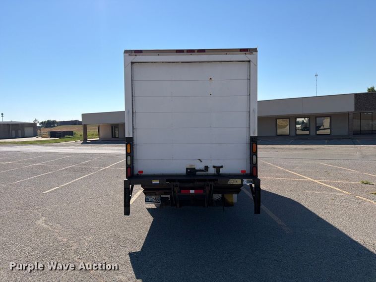 image for item EW7547 2008 Chevrolet W5 box truck