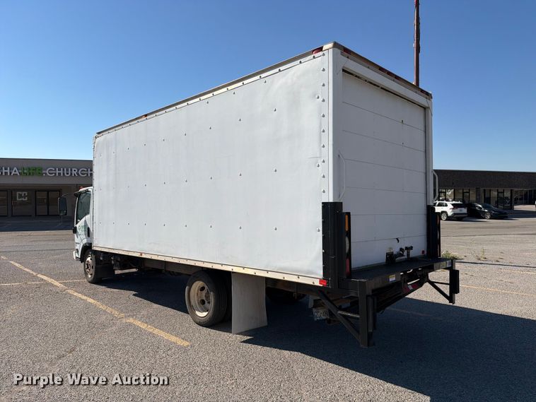 image for item EW7547 2008 Chevrolet W5 box truck