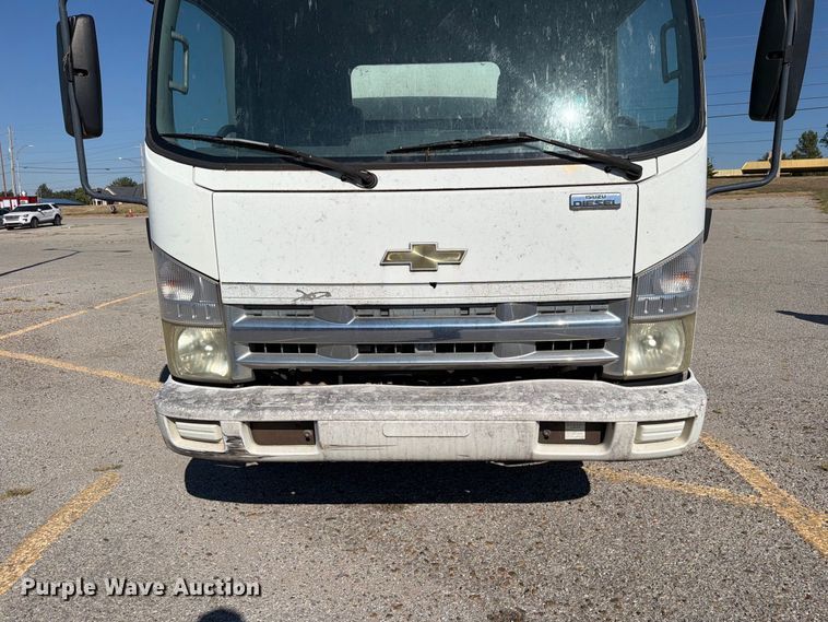 image for item EW7547 2008 Chevrolet W5 box truck