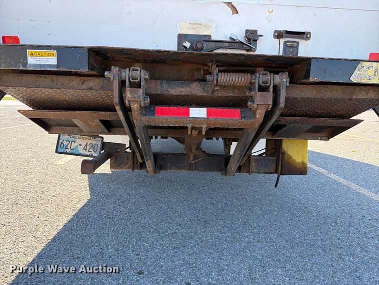 image for item EW7547 2008 Chevrolet W5 box truck