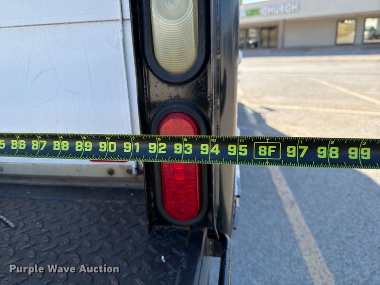image for item EW7547 2008 Chevrolet W5 box truck