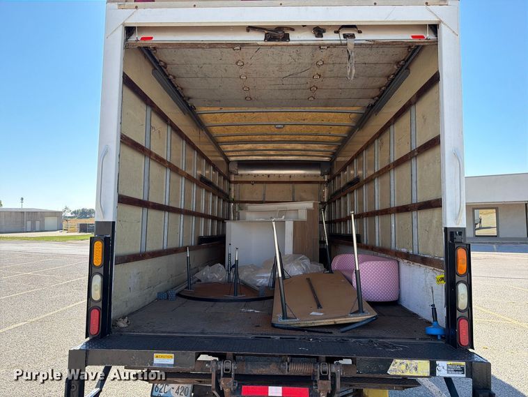 image for item EW7547 2008 Chevrolet W5 box truck
