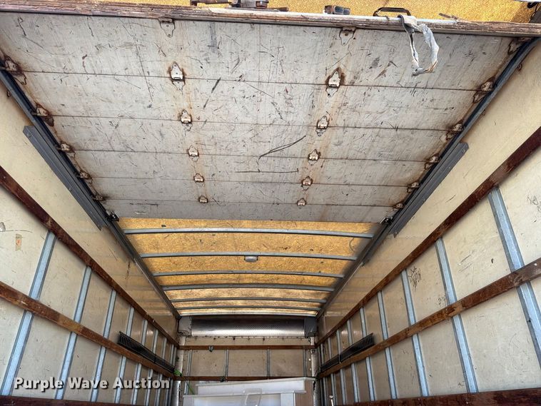 image for item EW7547 2008 Chevrolet W5 box truck