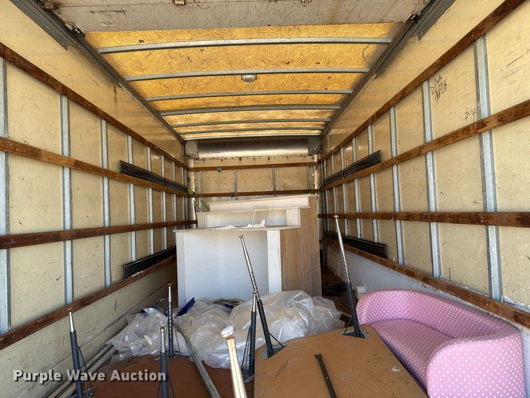 image for item EW7547 2008 Chevrolet W5 box truck