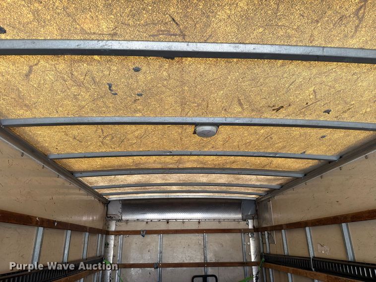 image for item EW7547 2008 Chevrolet W5 box truck