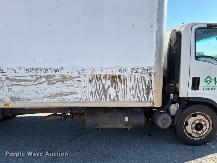 image for item EW7547 2008 Chevrolet W5 box truck