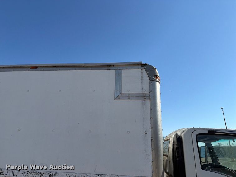 image for item EW7547 2008 Chevrolet W5 box truck