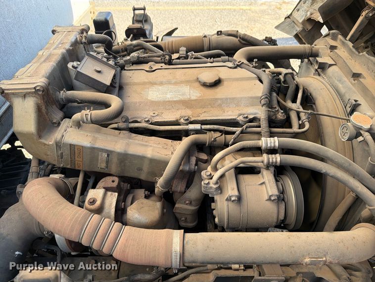 image for item EW7547 2008 Chevrolet W5 box truck