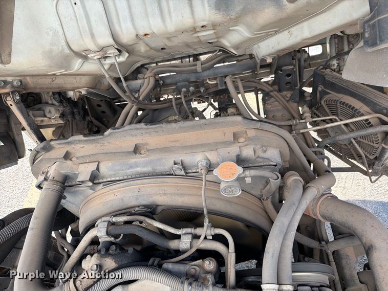 image for item EW7547 2008 Chevrolet W5 box truck