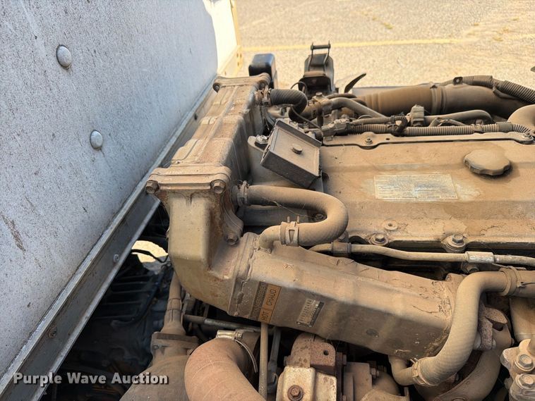 image for item EW7547 2008 Chevrolet W5 box truck