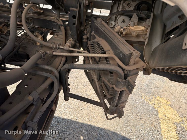 image for item EW7547 2008 Chevrolet W5 box truck