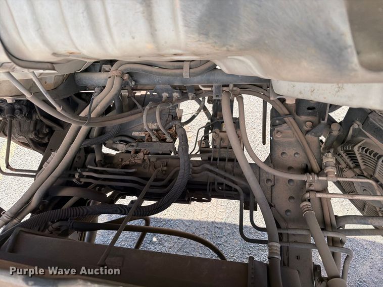 image for item EW7547 2008 Chevrolet W5 box truck