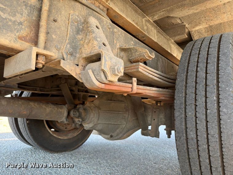 image for item EW7547 2008 Chevrolet W5 box truck