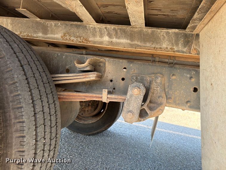 image for item EW7547 2008 Chevrolet W5 box truck