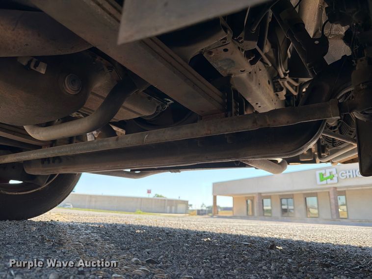 image for item EW7547 2008 Chevrolet W5 box truck