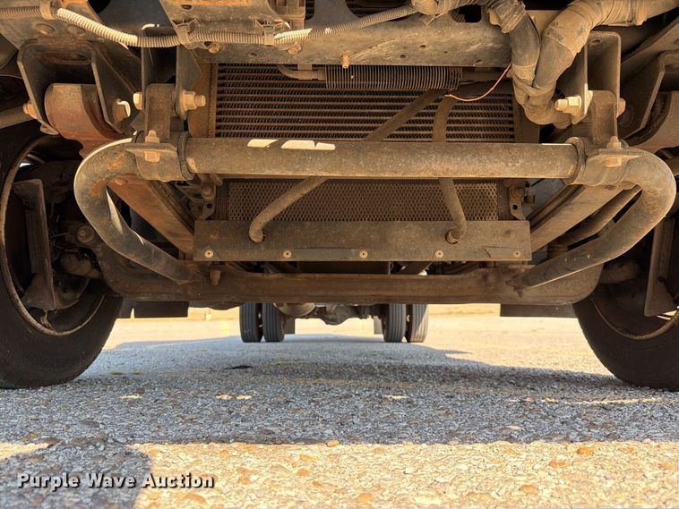 image for item EW7547 2008 Chevrolet W5 box truck