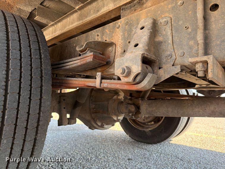 image for item EW7547 2008 Chevrolet W5 box truck