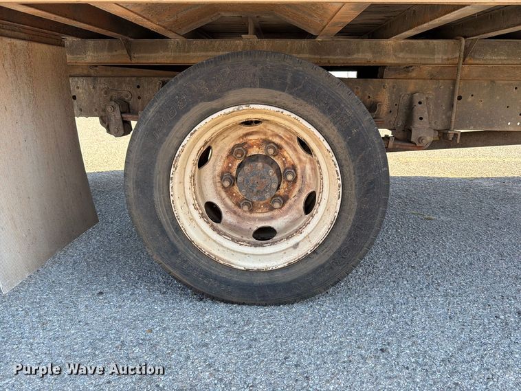 image for item EW7547 2008 Chevrolet W5 box truck