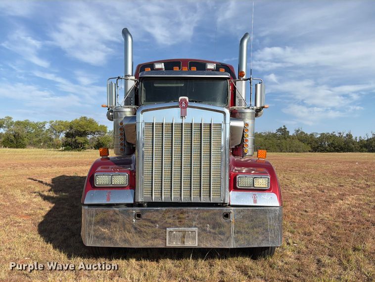 image for item EW8894 2015 Kenworth W900 semi truck