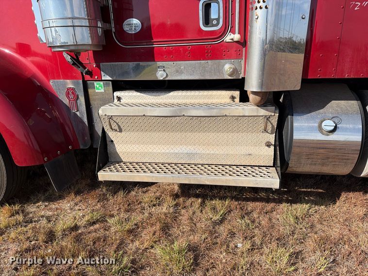 image for item EW8894 2015 Kenworth W900 semi truck
