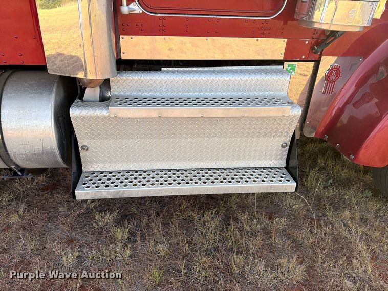 image for item EW8894 2015 Kenworth W900 semi truck