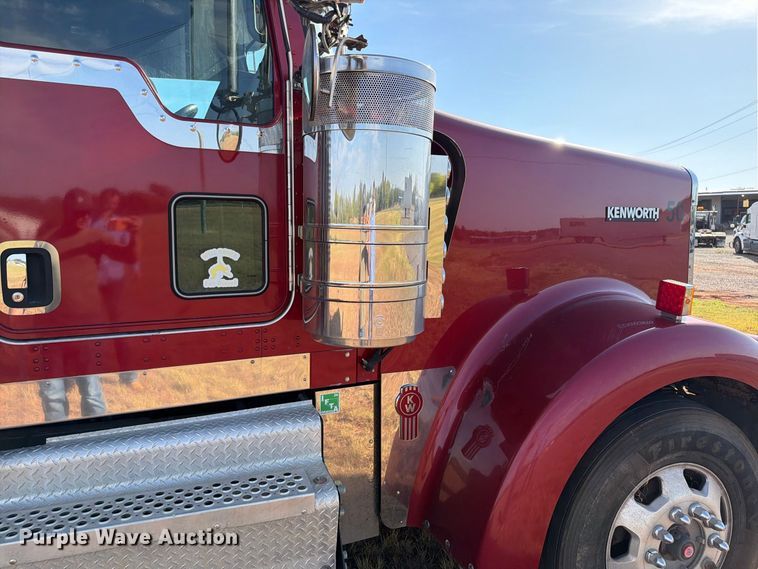 image for item EW8894 2015 Kenworth W900 semi truck