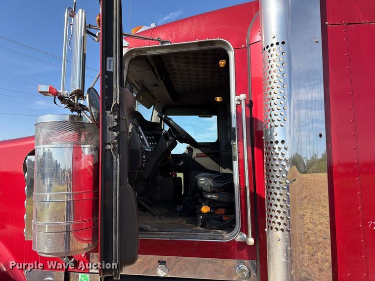 image for item EW8894 2015 Kenworth W900 semi truck