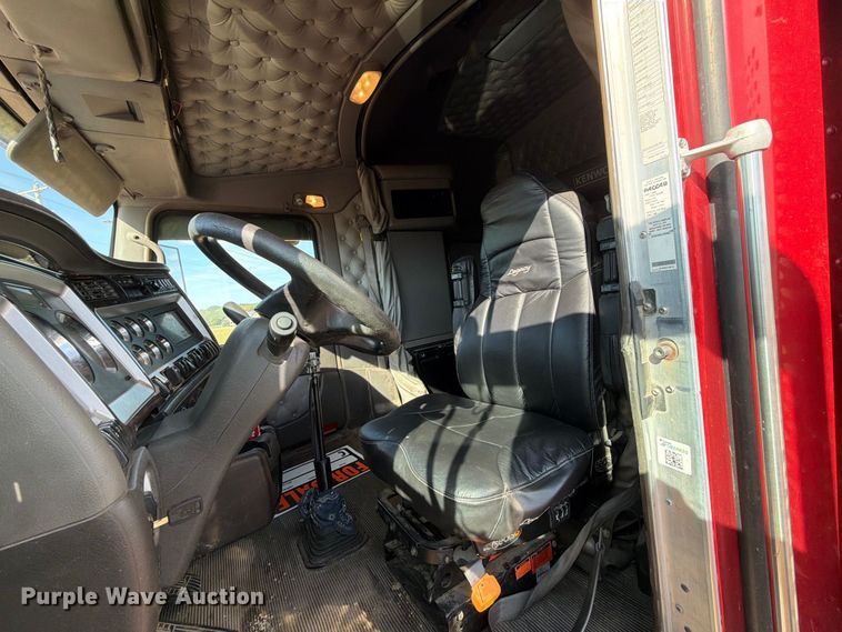 image for item EW8894 2015 Kenworth W900 semi truck