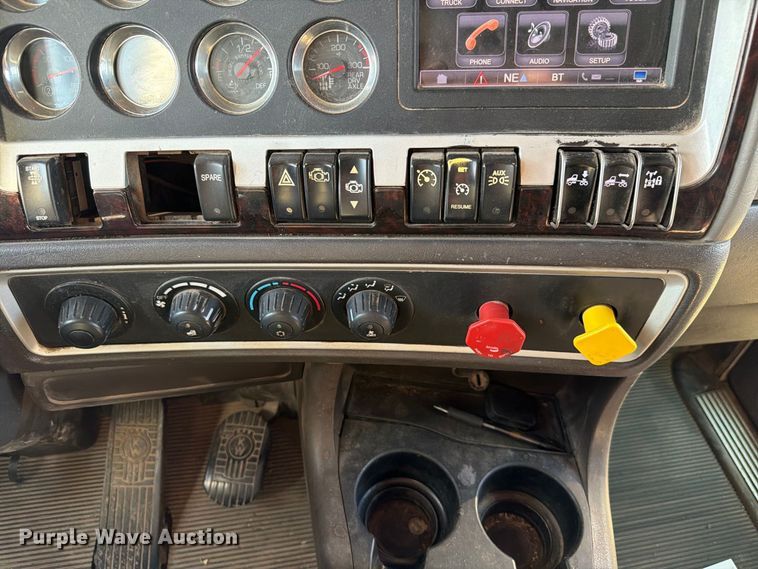 image for item EW8894 2015 Kenworth W900 semi truck