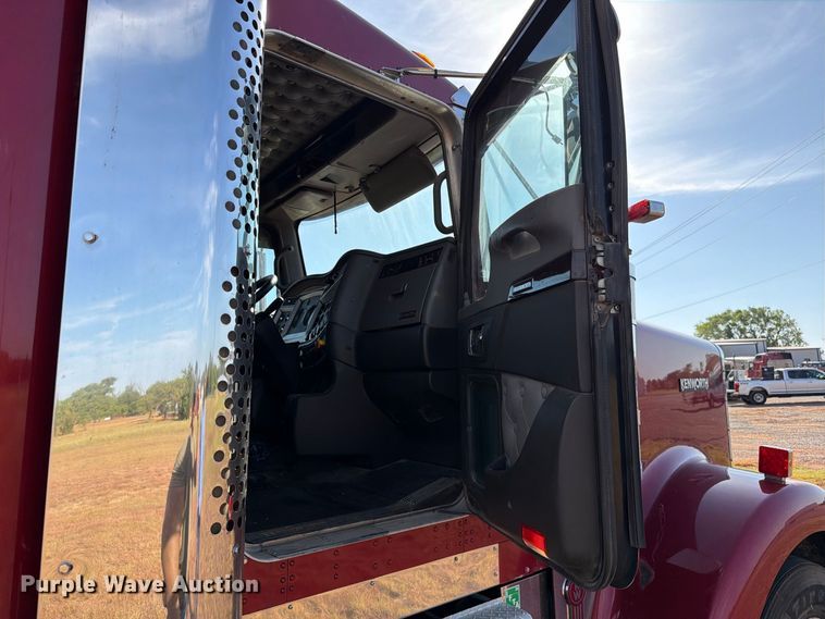 image for item EW8894 2015 Kenworth W900 semi truck