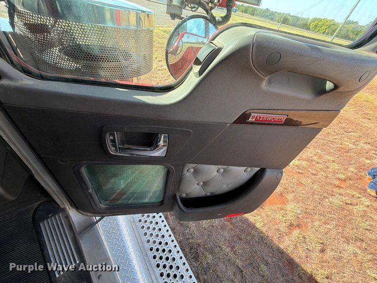 image for item EW8894 2015 Kenworth W900 semi truck