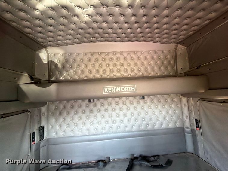 image for item EW8894 2015 Kenworth W900 semi truck