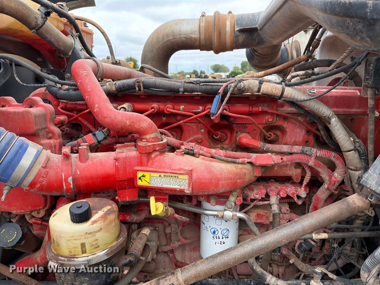 image for item EW8989 2015 Peterbilt 389 semi truck
