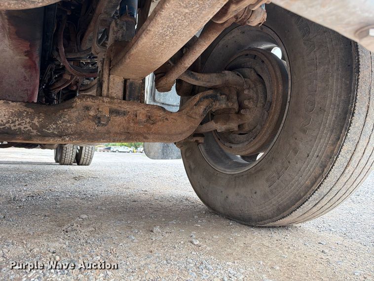 image for item EW8989 2015 Peterbilt 389 semi truck