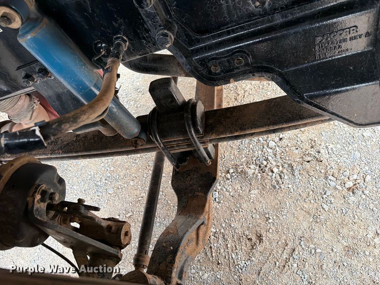 image for item EW8989 2015 Peterbilt 389 semi truck